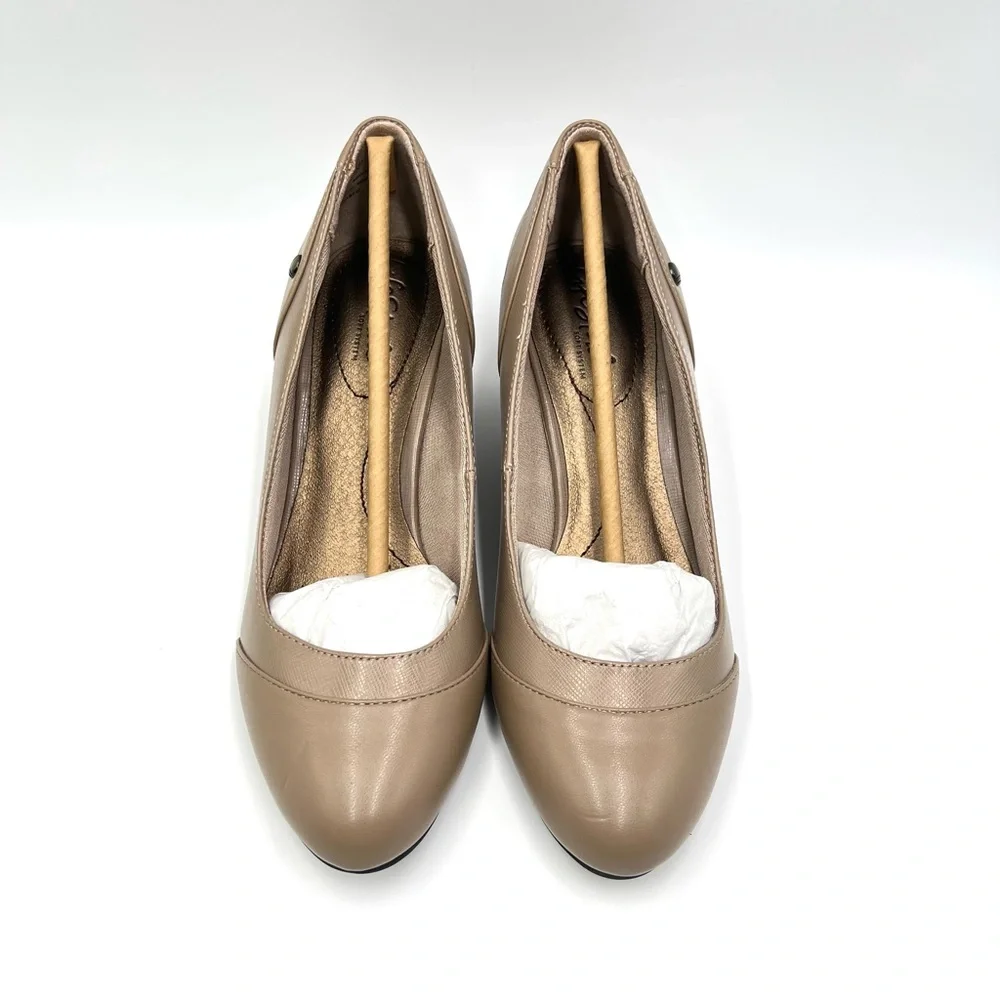 Life Stride Size 7 Dreams Tan Beige Nude Wedge Pumps Heels Round Toe Shoes‎